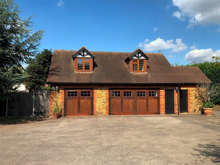 3 Bedroom Detached House To Rent In Valley Farm, South Street, Meopham, DA13