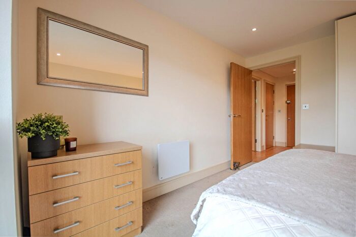 1 Bedroom Flat For Sale In Hayes Road, Penarth, CF64