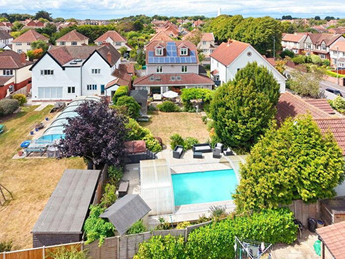 5 Bedroom Detached House For Sale In The Grove, Burnham-On-Sea, TA8