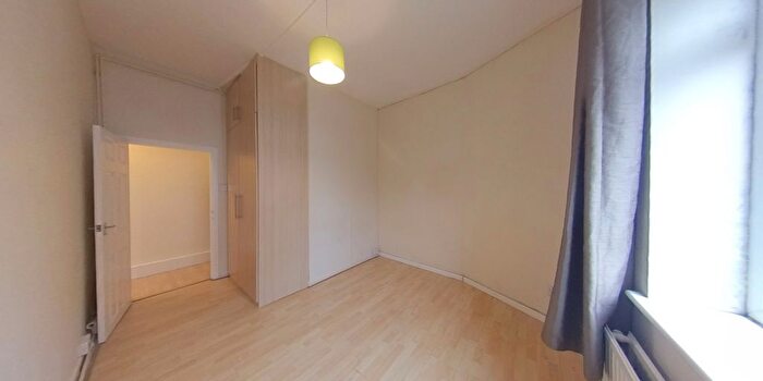 1 Bedroom Maisonette To Rent In Ravensbury Road, Earlsfield, London, SW18