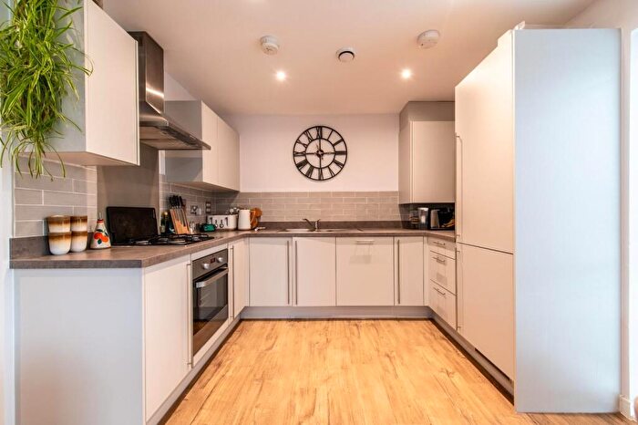 2 Bedroom Apartment For Sale In Ebbsfleet Cross, DA10