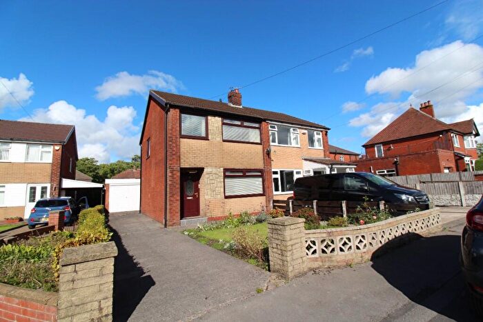 3 Bedroom Semi-Detached House For Sale In Stanifield Close, Leyland, Lancashire, PR25