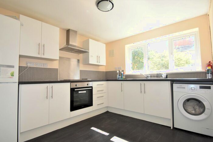 4 Bedroom Terraced House To Rent In Margate Road, Southsea, Hampshire, PO5