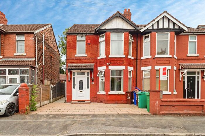 4 Bedroom Semi-Detached House For Sale In Lytham Road, Manchester, Greater Manchester, M19
