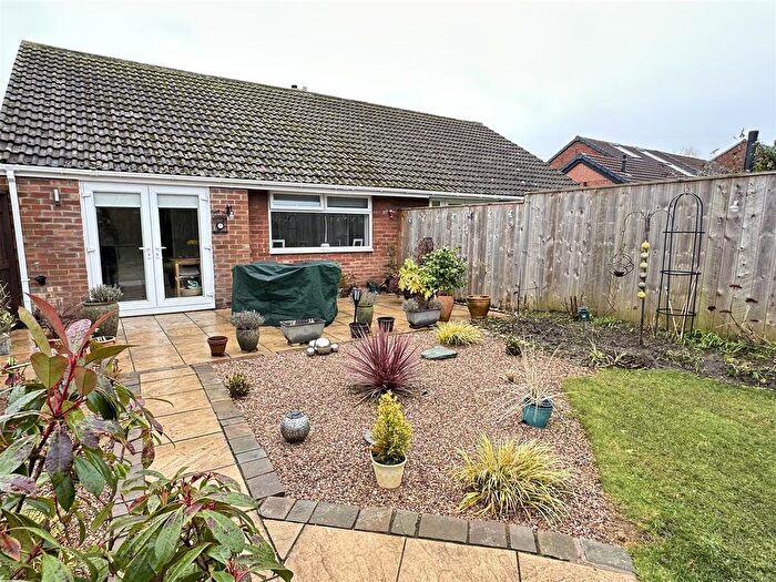 2 Bedroom Semi-Detached Bungalow For Sale In Lingfield Drive, Eaglescliffe, Stockton-On-Tees, TS16