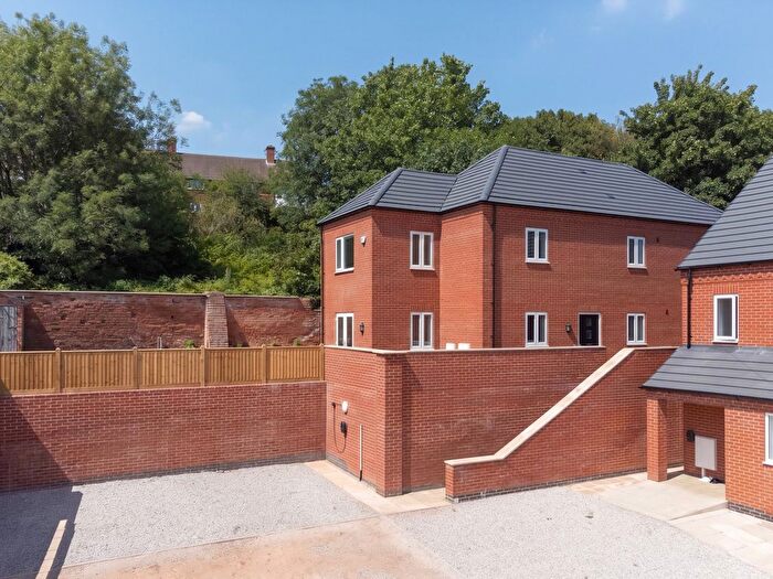4 Bedroom Detached House For Sale In Durham Avenue, Sneinton, Nottingham, NG2