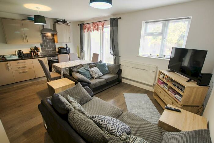 5 Bedroom Terraced House To Rent In Watford Road, Cotteridge, B30