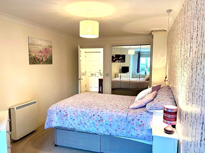 2 Bedroom Apartment For Sale In Wellington Court, Beechwood Avenue, Deal, CT14