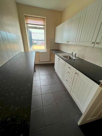 2 Bedroom Flat To Rent In Flat, Doncaster Road, Barnsley, S70