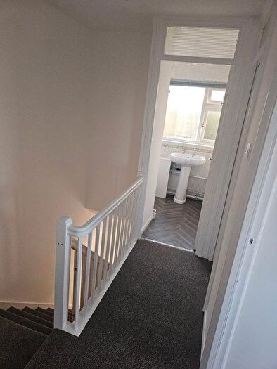3 Bedroom Flat To Rent In Lambscote Close Solihull, Shirley, West Midlands, B90