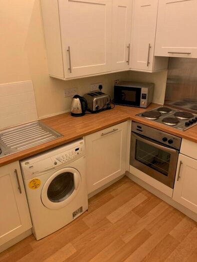 3 Bedroom Flat To Rent In Murieston Crescent, Dalry, Edinburgh, EH11