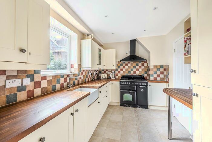 3 Bedroom Semi-Detached House To Rent In Didcot, Oxfordshire, OX11