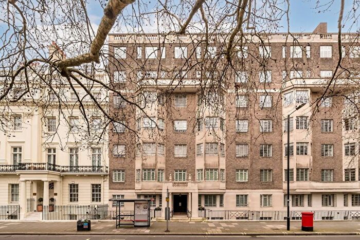 2 Bedroom Flat For Sale In Hyde Park Place, Hyde Park, W2