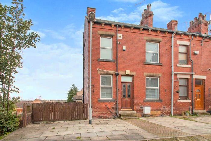 2 Bedroom End Of Terrace House To Rent In Sunny Grove, Churwell, Morley, Leeds, LS27