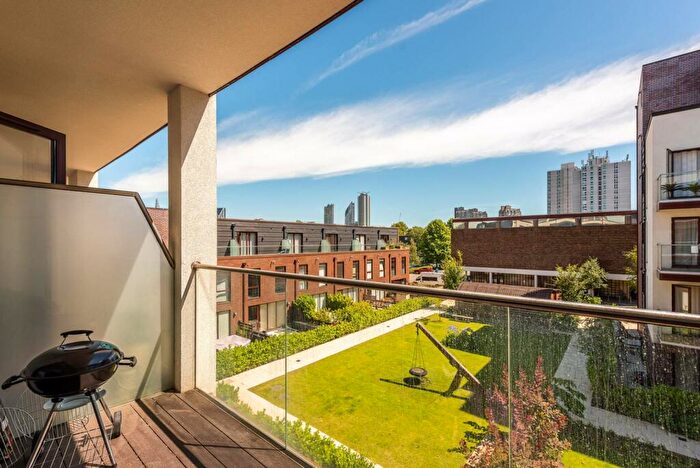 2 Bedroom Flat To Rent In Gibson Road, , Kennington, London, SE11