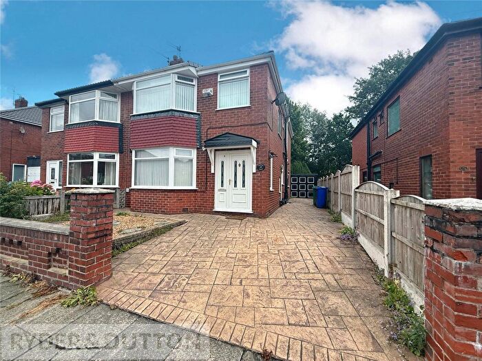 4 Bedroom Semi-Detached House To Rent In Bridport Avenue, New Moston, Manchester, Greater Manchester, M40