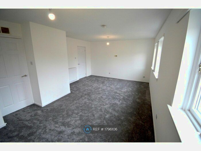 3 Bedroom Maisonette To Rent In Lemon Place, Aberdeen, AB24