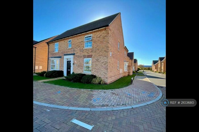 4 Bedroom Detached House To Rent In Montague Crescent, Brooklands, Milton Keynes, MK10