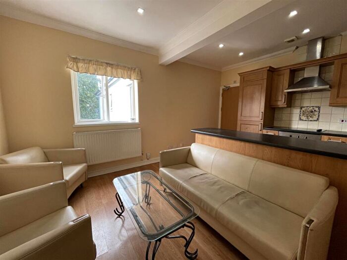 2 Bedroom Apartment To Rent In The Walk, Roath, Cardiff, CF24