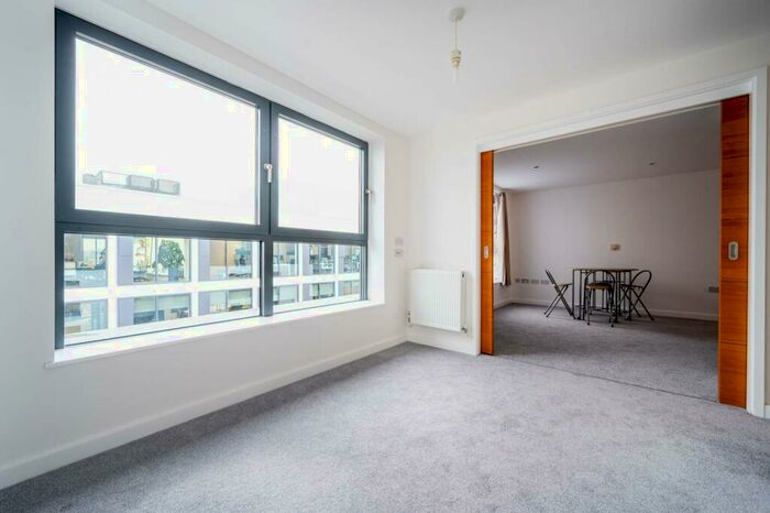 2 Bedroom Flat To Rent In Alexandra Terrace, Guildford, GU1