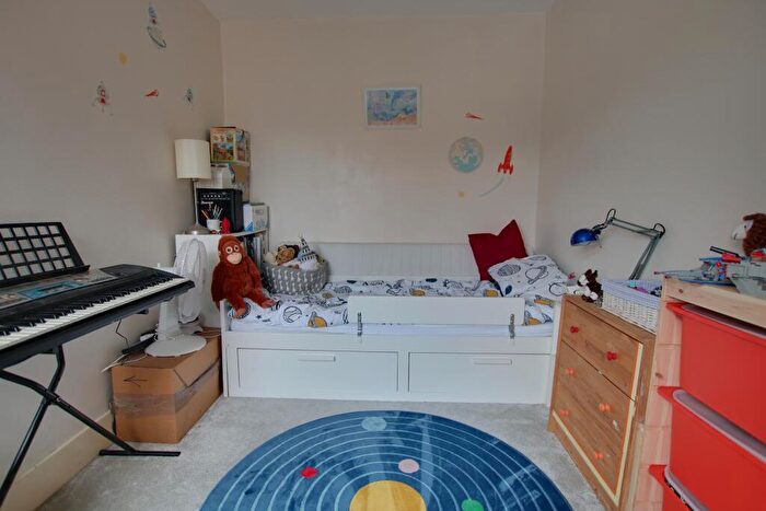 3 Bedroom Semi-Detached House For Sale In St Denys, Southampton, SO17