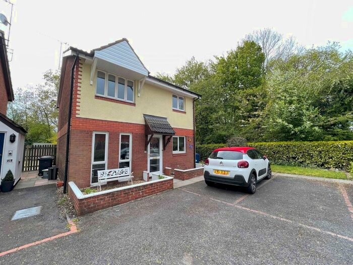 2 Bedroom Flat To Rent In Rosemary Court, Penwortham, PR1