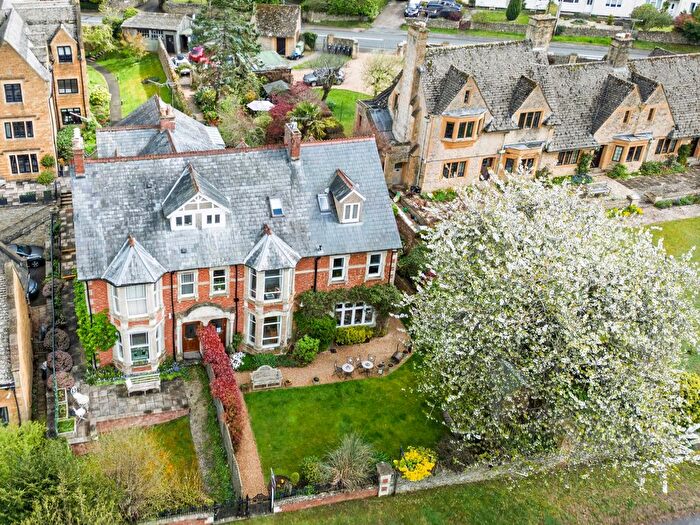 8 Bedroom Semi-detached House For Sale In Tewkesbury Road, Stow On The Wold, GL54