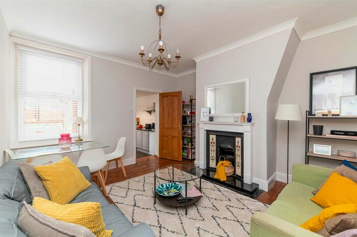 2 Bedroom Flat To Rent In Helmsley Road, Sandyford, Newcastle Upon Tyne, NE2