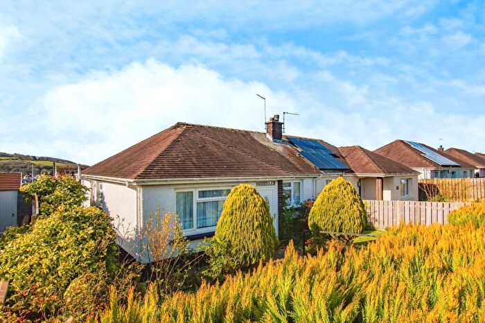 2 Bedroom Bungalow For Sale In Anwylfan, Aberporth, Cardigan, Ceredigion, SA43