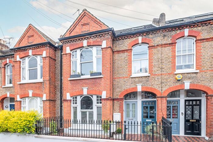 2 Bedroom Flat For Sale In Felsham Road, London, SW15