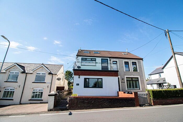 3 Bedroom Flat To Rent In Heol Goch, Pentyrch, CF15