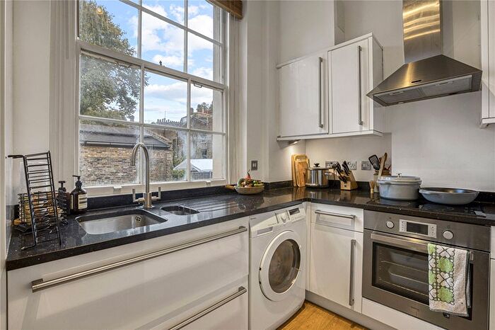2 Bedroom Flat For Sale In Granville Square, Islington, London, WC1X