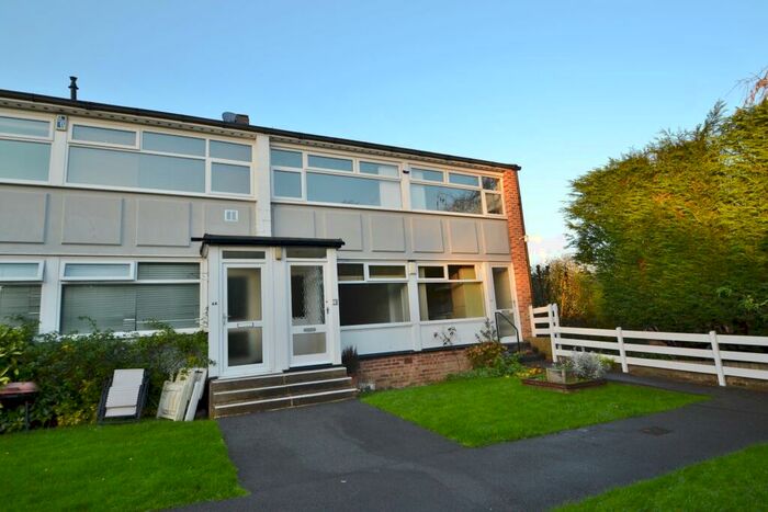 2 Bedroom Flat To Rent In Hillside Court, Hawkhills, Chapel Allerton, Leeds, LS7