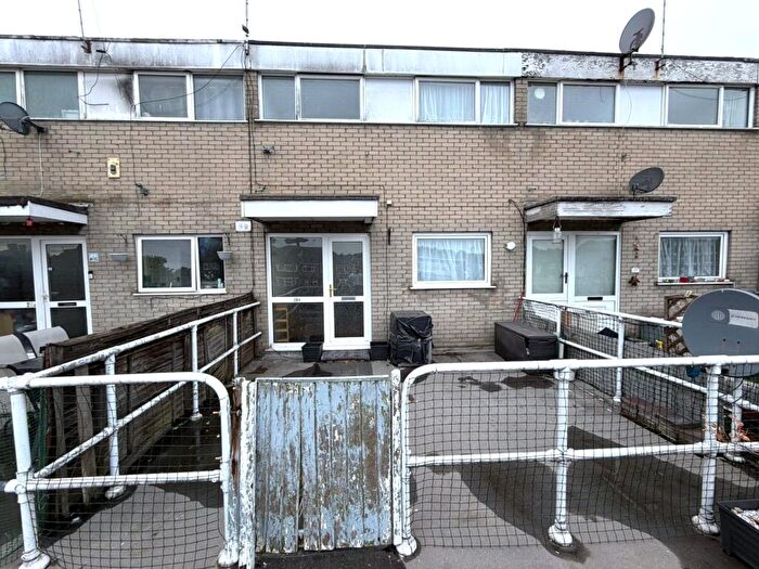 3 Bedroom Flat To Rent In Sundon Park Parade, Sundon Park Road, Luton, LU3