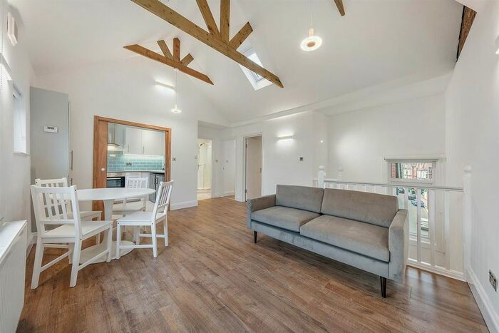 2 Bedroom Flat To Rent In Norwood Road, London, SE24