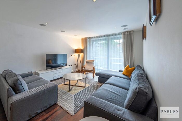 3 Bedroom Flat To Rent In Moore House, Gatliff Road, London, SW1W
