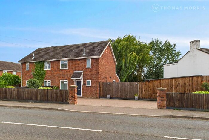 4 Bedroom Semi-Detached House For Sale In Richmond Close, Huntingdon, Cambridgeshire, PE29