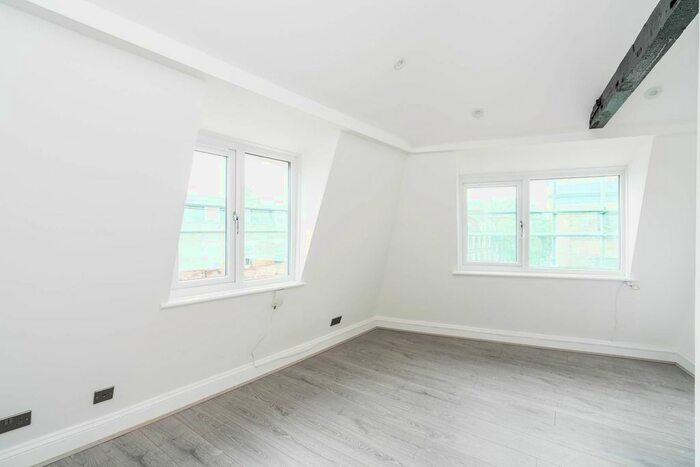 2 Bedroom Flat To Rent In A Upper Street, London, N1