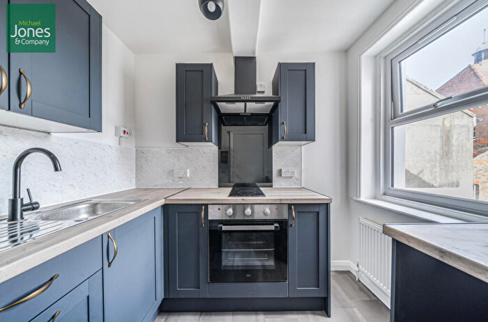 1 Bedroom Flat To Rent In Grafton Road, Worthing, West Sussex, BN11