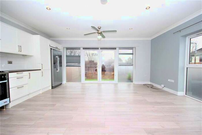 2 Bedroom Detached Bungalow To Rent In Barncroft Road, Loughton, IG10
