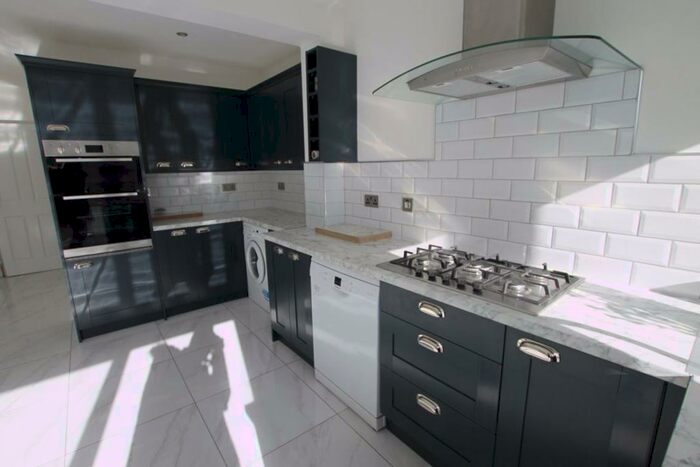 3 Bedroom House To Rent In Potters Grove, New Malden, KT3