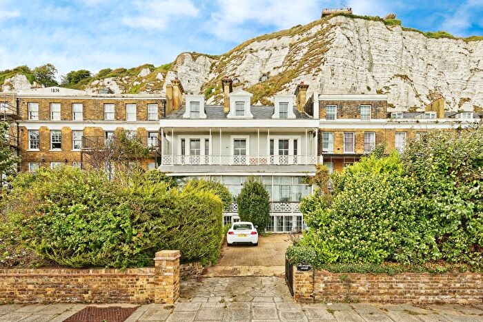 3 Bedroom Flat For Sale In East Cliff, Dover, CT16