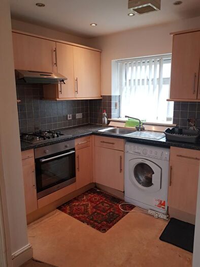 2 Bedroom Flat To Rent In Deemuir Square, Cardiff, CF24
