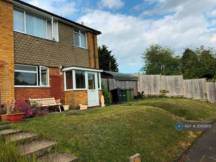 3 Bedroom Semi-Detached House To Rent In Polzeath Close, Luton, LU2