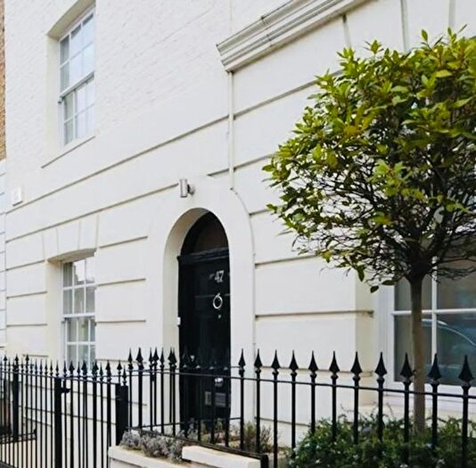 4 Bedroom Town House To Rent In Elystan Place, London, SW3