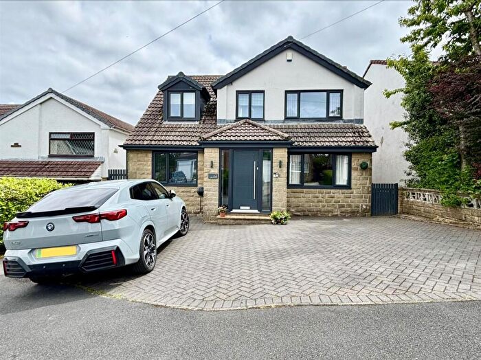 5 Bedroom Detached House For Sale In Foster Park Grove, Denholme, Bradford, BD13