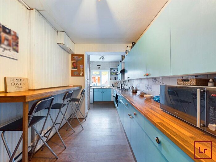 6 Bedroom Semi-Detached House To Rent In Clarendon Gardens, Wembley, HA9