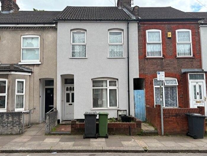 2 Bedroom Terraced House To Rent In Saxon Road, Luton, LU3