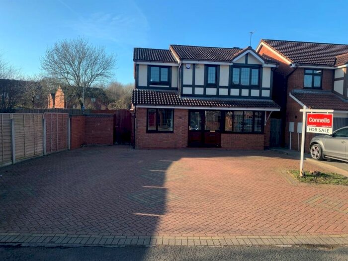 4 Bedroom Property To Rent In Fordham Grove, Pendeford, Wolverhampton, WV9