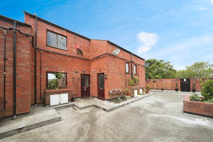 1 Bedroom Maisonette For Sale In Browning Road, Luton, LU4